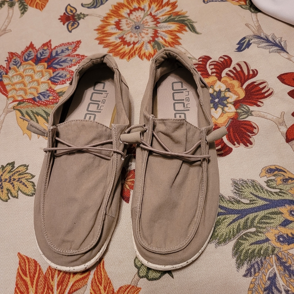 Hey Dudes Women Size 9 Khaki Color